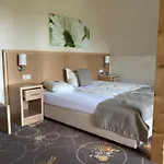 Flair-hotel Neeth 3* Lehmkuhlen