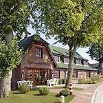 Flair-hotel Neeth Гостевой дом