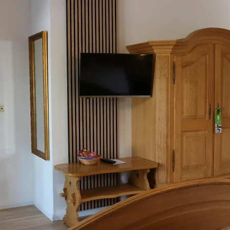 Guest house Flair-hotel Neeth 3*