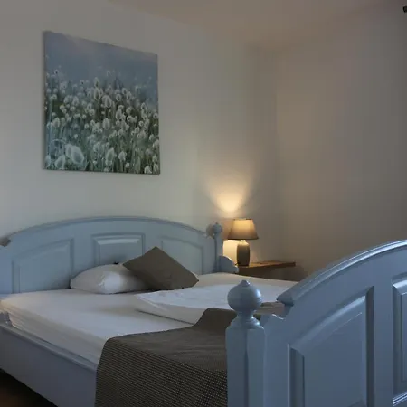 Flair-hotel Neeth Konukevi Lehmkuhlen